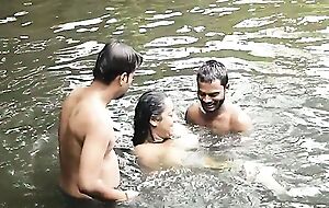 DIRTY BIG BOOBS BHABI BATH Apropos Leisure pool WITH  HANDSOME DEBORJI (OUTDOOR)