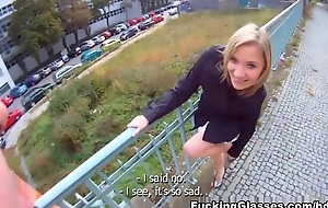 Blonde cutie tricked come into possession of outdoor sex