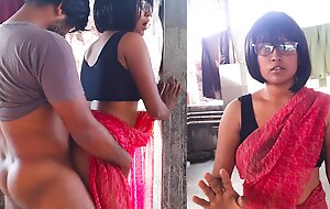 Makan Malkin ko Chodna Para - Indian Bhabi in Red Saree - Homemade Hindi Sex Story