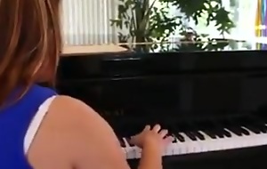 Piano trainer gets seduced by student