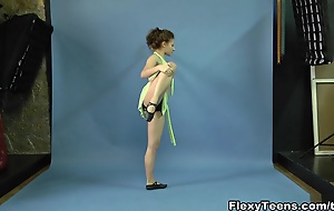 FlexyTeens Video: Mila Gimnasterka