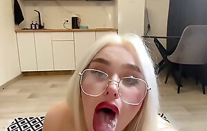 Hot realtor Blondessa swallowed bushwa and got fucked to sell a house