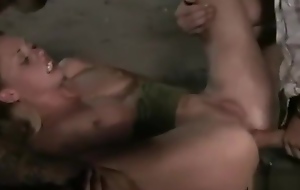 Acampada y violacion a su amiga