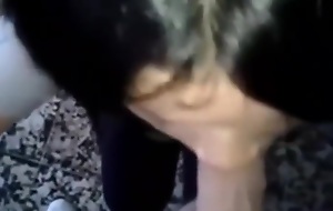 me cojo a mi novia y su amiga nos graba y me da una mamada