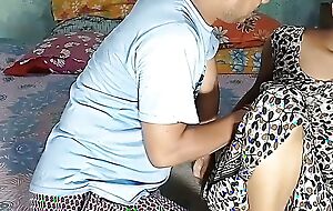 Pinki Indian Husband Licked Pussy there seduce desi wife and hard fuck and moaning Bengali in Hindi Audio