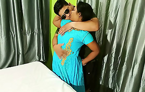 Indian Gouri Bhabhi Fucked relating to boyfriend To the fore Shopping from Market