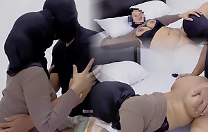 Hijab Becomes Her Stepsister&#039;s Dealings Slave