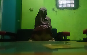 My step cousin&#039;s pussy wiggle is so delicious.