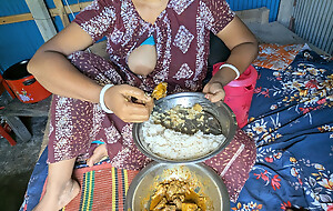 Rani bhabhi eating rice to uncover