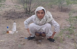 Jija Ne Apni Sali Ko Jangal Me Le Jaa Kar Choda