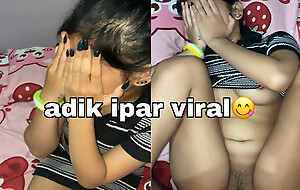 Viral stepsister enters sister-in-law's room