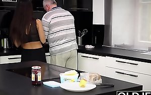 Morning Breakfast mating Superannuated and YOUNG Legal age teenager gives a handjob fucked and ejaculation