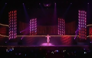 Maki Gato - XXX in concert